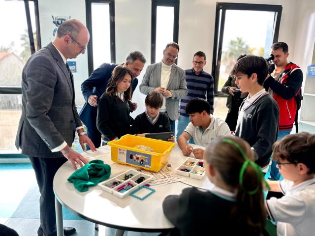 El alcalde y el consejero de Educación visitan el colegio concertado Alma de Lorca - 2, Foto 2