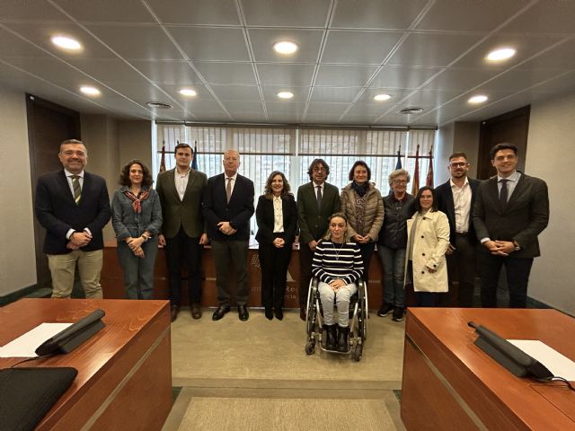 Proyecto Hombre presenta en la Asamblea Regional propuestas preventivas ante el aumento de conductas adictivas en menores - 2, Foto 2