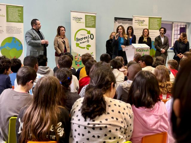 Más de 800 escolares de 21 colegios se suman al proyecto ´Reciclando en Mi Cole y en Mi Barrio´ - 2, Foto 2