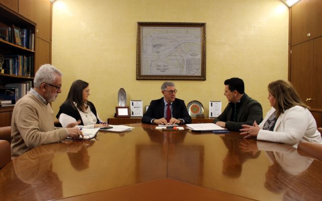 Urrea mantiene una reunión con el alcalde de San Javier - 1, Foto 1