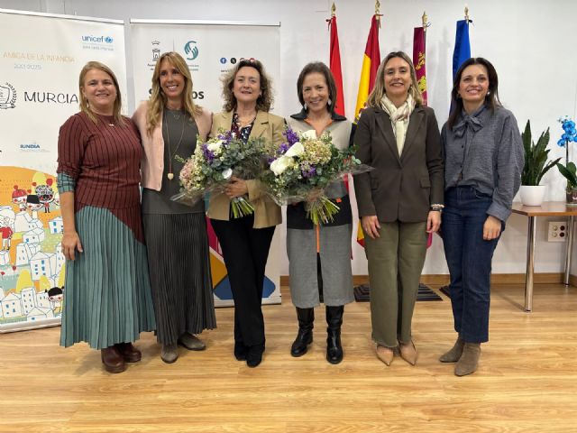 Dos trabajadoras sociales del Ayuntamiento de Murcia, reconocidas por su dedicación durante casi 40 años de servicio en el Día Mundial del Trabajo Social - 2, Foto 2