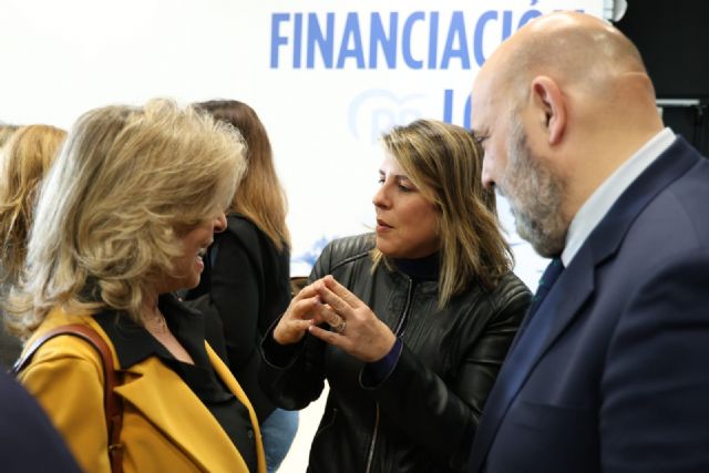 Arroyo pide el fin del maltrato de S�nchez a los municipios en una cumbre de alcaldes por la financiaci�n municipal, Foto 2