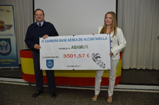 Otro baño de solidaridad en la Base Aérea de Alcantarilla - 1, Foto 1