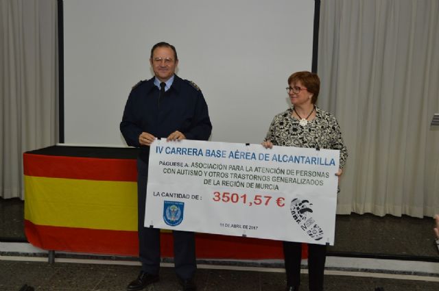 Otro baño de solidaridad en la Base Aérea de Alcantarilla - 2, Foto 2