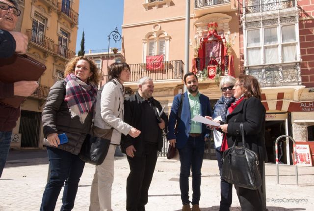 Un balcon en la plaza del Risueño, el mas bello de la Semana Santa - 1, Foto 1