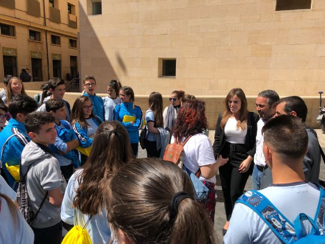 La Oficina Municipal del Grafiti comparte su experiencia con jóvenes estudiantes de Águilas - 2, Foto 2