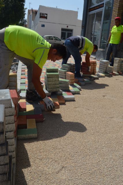 La segunda fase de la adecuación del entorno comercial de Los Vicentes, en marcha - 2, Foto 2