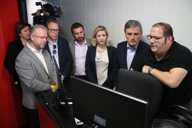 El PSOE se marca el reto de llegar al cien por cien en el consumo de energías renovables para 2050 - 2, Foto 2