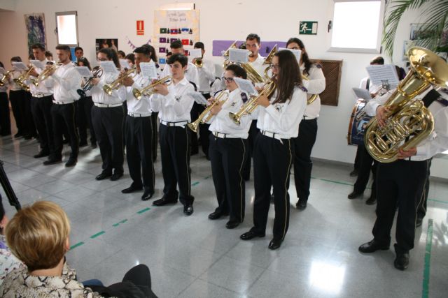 La Dolorosa Orchestra and La Veronica Band offer a concert to the users of the two Disability Day Centers of Totana on the occasion of Holy Week, Foto 5