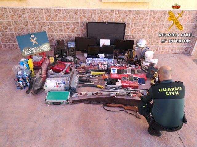 La Guardia Civil detiene a cuatro personas y esclarece 11 robos con fuerza entre Almería y Murcia - 2, Foto 2
