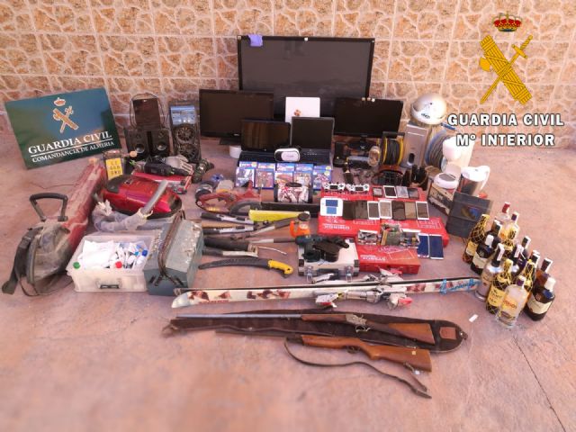 La Guardia Civil detiene a cuatro personas y esclarece 11 robos con fuerza entre Almería y Murcia - 3, Foto 3
