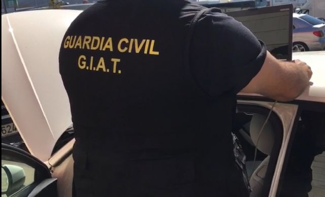La Guardia Civil desarticula un grupo criminal dedicado a la estafa en la compraventa de vehículos - 1, Foto 1