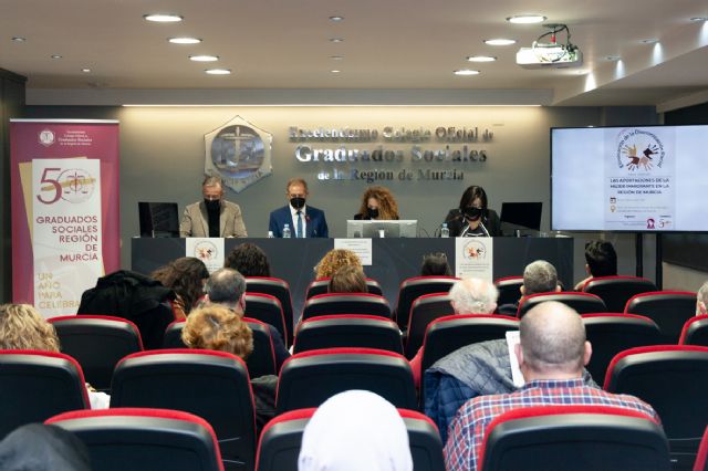 El Colegio de Graduados Sociales de la Región de Murcia analiza las diversas aportaciones de la mujer inmigrante en sectores estratégicos de la economía - 1, Foto 1