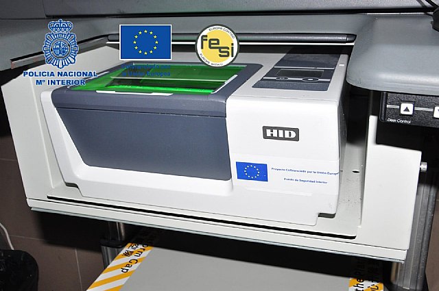 La Policía Nacional distribuye material y equipamiento técnico destinado a agilizar la identificación de personas en las fronteras - 1, Foto 1