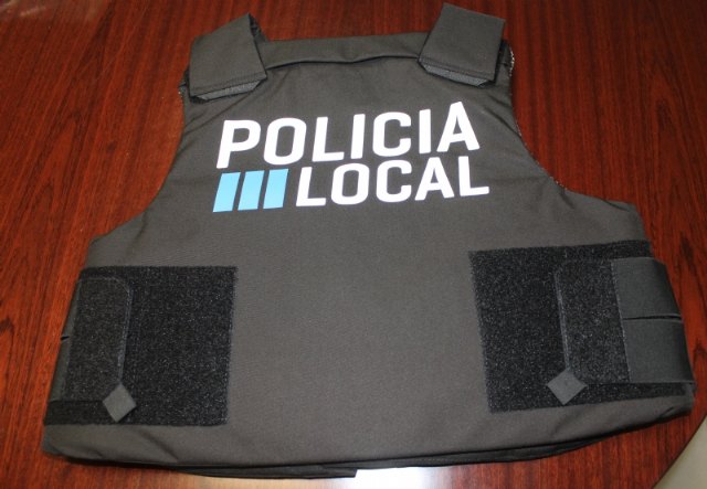 La Policía Local dispone ya de los 40 nuevos chalecos personales de protección antibalas y antipunzón, Foto 3
