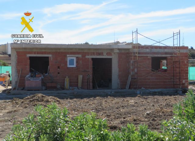 La Guardia Civil investiga a dos vecinos de Pliego por construir una vivienda ilegal - 1, Foto 1