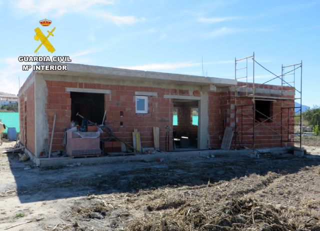 La Guardia Civil investiga a dos vecinos de Pliego por construir una vivienda ilegal - 2, Foto 2