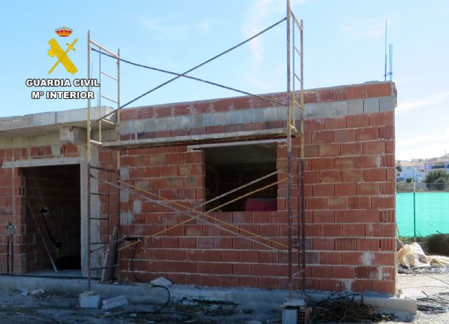 La Guardia Civil investiga a dos vecinos de Pliego por construir una vivienda ilegal - 3, Foto 3