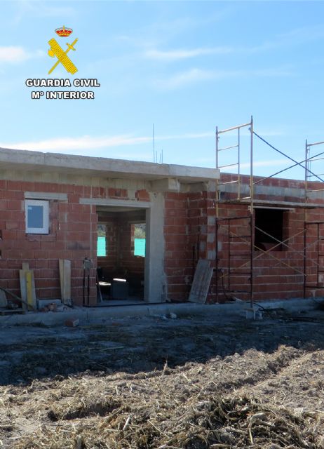 La Guardia Civil investiga a dos vecinos de Pliego por construir una vivienda ilegal - 4, Foto 4