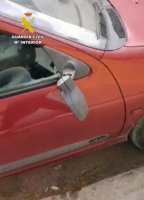 La Guardia Civil investiga a un menor en Cieza por romper retrovisores de vehículos de vehículos - 2, Foto 2