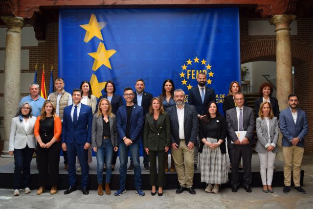Blanca, representada en la Comisión Nacional de Educación, Formación Profesional y Universidad de la FEMP, a través de su alcalde - 1, Foto 1