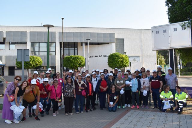 Medio centenar de personas participa en el estreno de las marchas saludables del centro de salud - 2, Foto 2