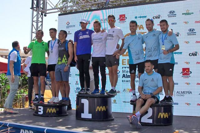 Segundo puesto para el equipo masculino del Club Atletismo Alhama en la Media Maratón Almería 2024 - 2, Foto 2