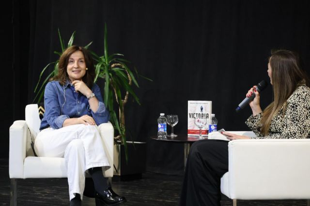 Paloma Sánchez-Garnica defiende la lectura como instrumento revolucionario para afrontar el mundo - 3, Foto 3