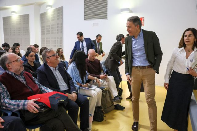 El alcalde destaca la importancia de certámenes como el de investigación Esther Sánchez Pérez para potenciar las capacidades de los estudiantes de Bachillerato - 2, Foto 2