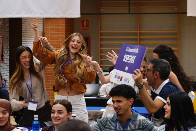 Cuatro estudiantes de Burgos se proclaman mejores empresarios virtuales de España - 3, Foto 3