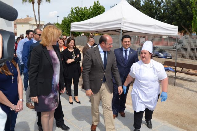 El presidente de la Comunidad destacó la calidad de la atención que presta el Centro de Día de Aidemar - 2, Foto 2