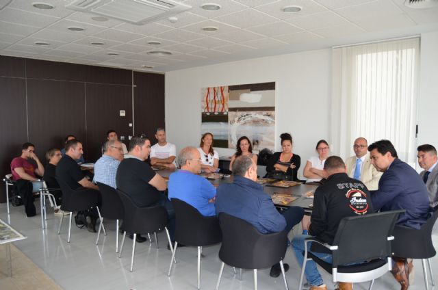 El Alcalde se reúne con hosteleros y comerciantes de Santiago de la Ribera antes del Hot Rally  que atraerá a más de 3.000 personas - 2, Foto 2