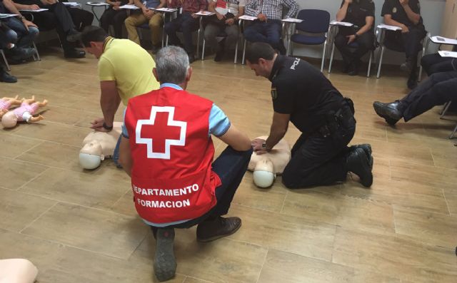 CRE en Águilas imparte un Taller de Reanimación Cardio Pulmonar al Cuerpo Nacional de Policía en Lorca - 1, Foto 1