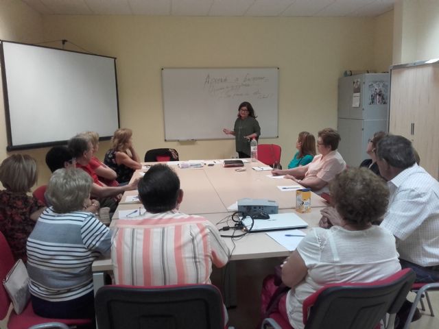 El Ayuntamiento de Molina de Segura pone en marcha el taller Aprendo a Envejecer - 1, Foto 1