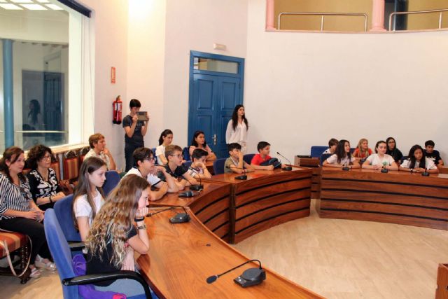 Alumnos del IES Alcántara presentan en el Ayuntamiento el Proyecto Alcantarilla Ciudad Educadora - 4, Foto 4