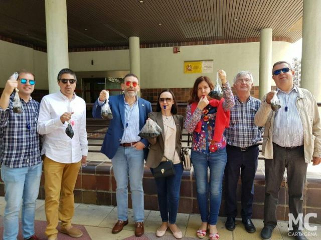 MC Cartagena, respaldando a los vecinos, acude a Murcia para exigir a las administraciones superiores que protejan y recuperen el Mar Menor - 2, Foto 2