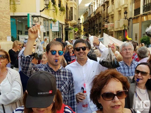 MC Cartagena, respaldando a los vecinos, acude a Murcia para exigir a las administraciones superiores que protejan y recuperen el Mar Menor - 3, Foto 3