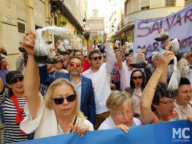 MC Cartagena, respaldando a los vecinos, acude a Murcia para exigir a las administraciones superiores que protejan y recuperen el Mar Menor - 4, Foto 4