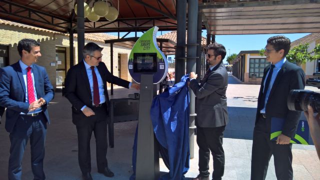 La UCAM instala el Cargador Smart City para dispositivos móviles diseñado por Suez - 1, Foto 1