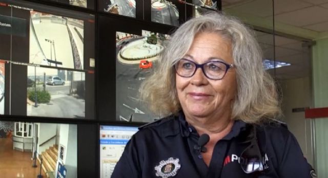La primera mujer policía de la Región de Murcia, la cartagenera Mari Carmen Garrido, entrevistada por la 7TV - 1, Foto 1