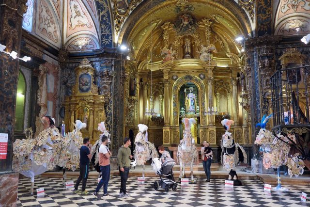 La iglesia de San José alberga hasta el 31 de mayo la exposición de mantos de los Caballos del Vino - 1, Foto 1