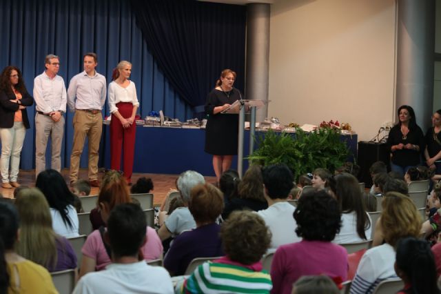 El Alcalde entrega los galardones de la XXXIV edición del Concurso Infantil de Cuentos Premio María Fernández-Luna, en la que han participado 1.850 alumnos - 1, Foto 1