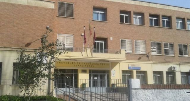 La exposición sobre el 50 aniversario del IES Isaac Peral y los 150 años de Enseñanza Secundaria en Cartagena se amplía hasta el 29 de mayo - 1, Foto 1