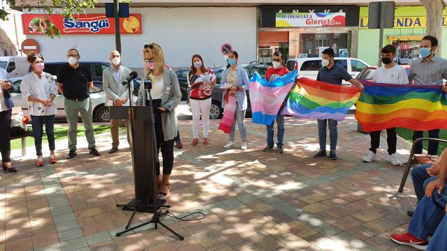 Molina de Segura acoge un acto contra la homofobia, transfobia y bifobia en la Plaza Pedro Zerolo - 4, Foto 4