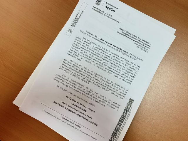 La alcaldesa pidió el pasado mes a Carreteras que lleve a cabo el desbroce y limpieza de cunetas y arcenes - 1, Foto 1