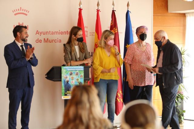 El Ayuntamiento de Murcia celebra el Día Mundial de Internet poniendo el foco en las personas mayores para que se conecten sin miedo - 3, Foto 3