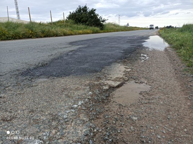 Seguimos denunciando el estado peligroso para el tráfico de la vía que une Torre Pacheco con Roldán - 2, Foto 2