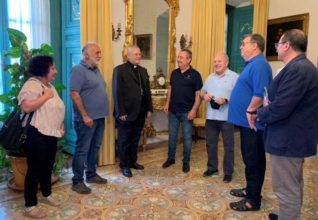 El obispo se reúne por primera vez con los sindicatos - 1, Foto 1