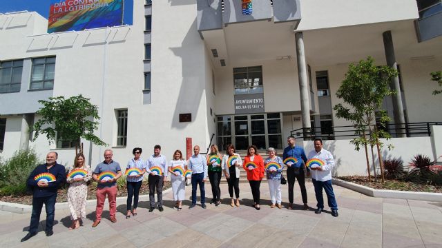 El Ayuntamiento de Molina de Segura se suma a la conmemoración del 17 de mayo, Día Internacional contra la LGTBIfobia - 1, Foto 1