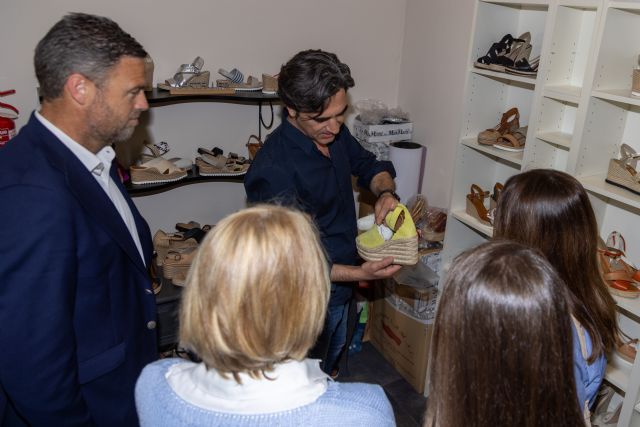 El PP de Caravaca seguirá apoyando a las empresas del calzado como sector estratégico de la economía local - 2, Foto 2